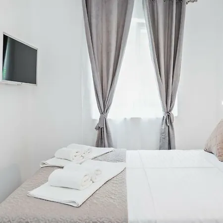 Apartmani Bruna Šibenik Esterno foto