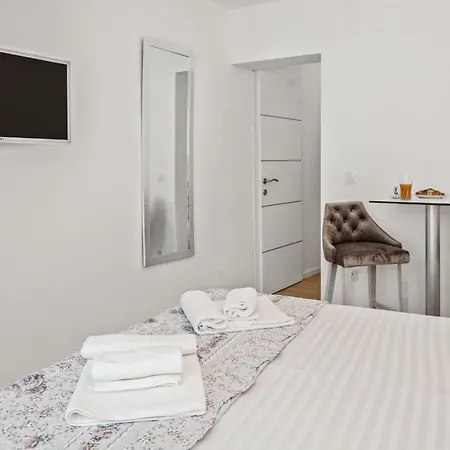 Apartmani Bruna Šibenik Esterno foto
